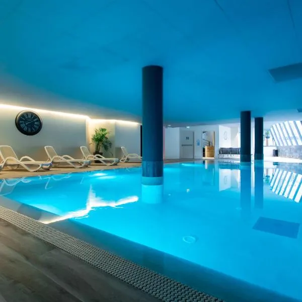 Garden & City Cauterets Balneo – hotel w mieście Cauterets