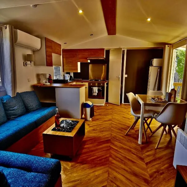 Évasion Lodge, hotel in Gastes