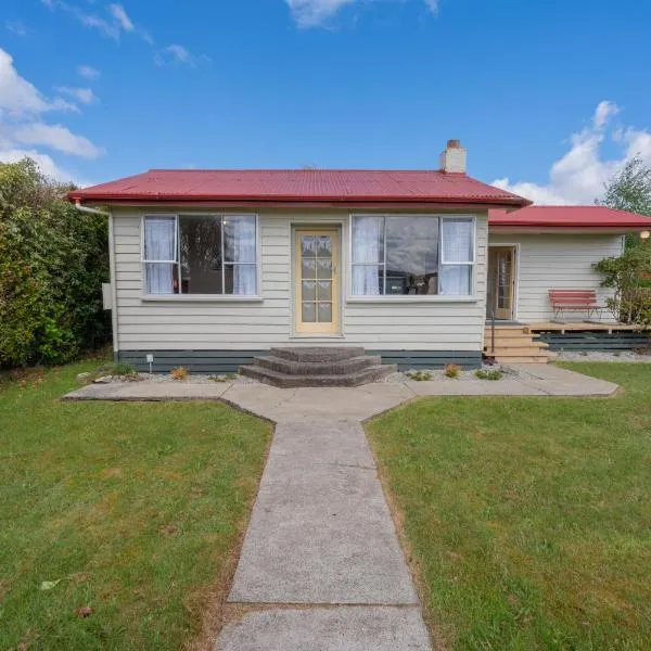 Rustlein Cottage - Te Anau Holiday Home, hotel in Te Anau