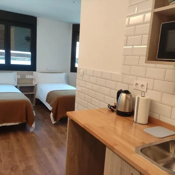 Alojamientos Central, hotel v destinaci Porriño