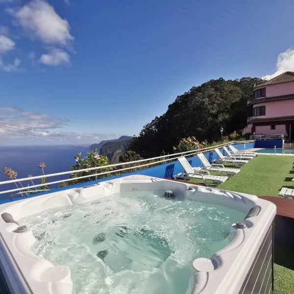 Santana in Nature Bed & Breakfast, hotel en Faial