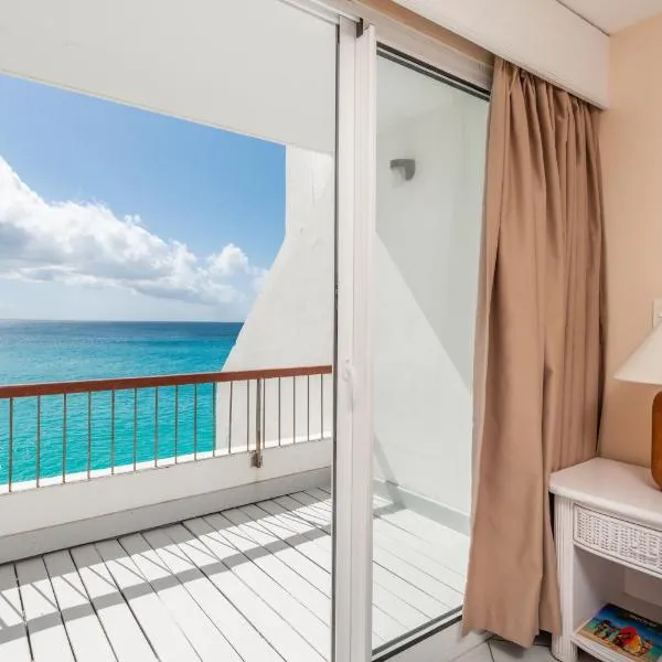 Sapphire Beach Club Resort, hotel en Lowlands