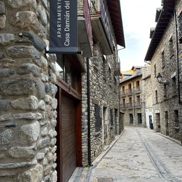 Casa Damian del Baile Apartamentos, hotel di Benasque