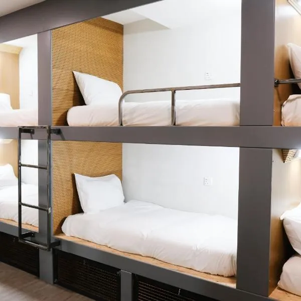 Cwtsh Hostel, hotel v destinaci Swansea