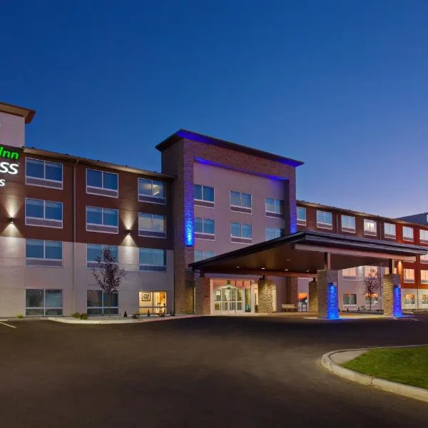 Holiday Inn Express & Suites - Moses Lake, an IHG Hotel, מלון במוזס לייק