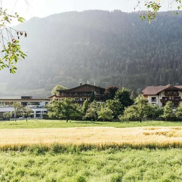 Gartenhotel Linde 4 Sterne Superior, hotel v destinaci Ried im Oberinntal