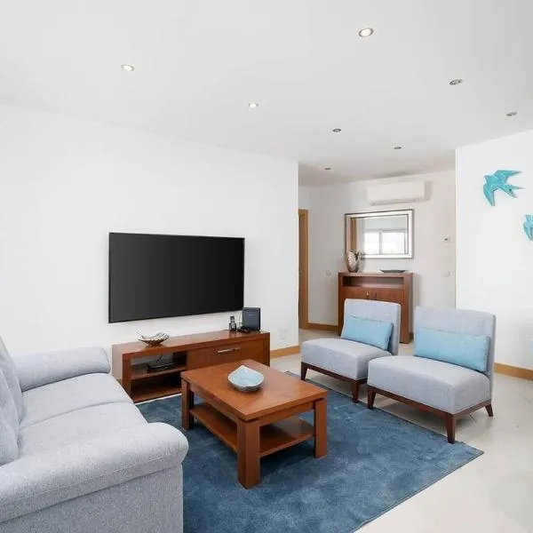 Lagos new 2 bedroom Apartment built 2020, hotel em Lagos