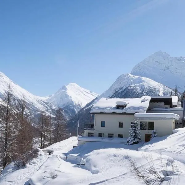 Waldhotel Fletschhorn Panoramic Retreat in Saas Fee, hotel v destinaci Saas-Fee