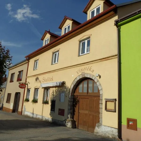 Penzion Skalíček, отель в городе Strmilov