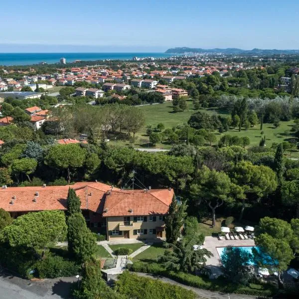 Residenze Al Colle Dei Pini, hotel v destinaci Riccione
