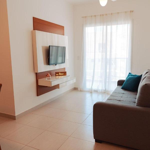 Apto no 3º andar com ar e Wi-Fi a 450 mts do mar!