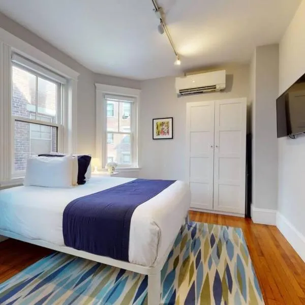 A Stylish Stay w/ a Queen Bed, Heated Floors.. #22, hotell i Brookline