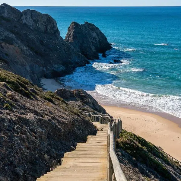 Sunset Room - Hiking & Beach, hotell i Odeceixe