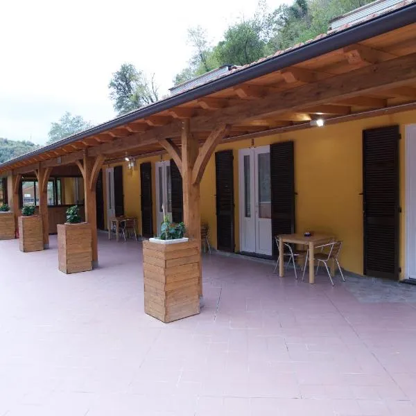 Loggia Piani Nuovi, hotel a Carasco