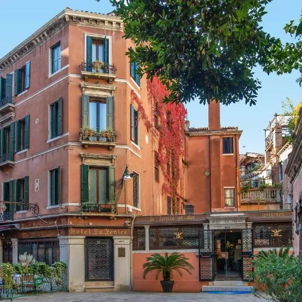 Hotel La Fenice et Des Artistes, hotel din Veneția