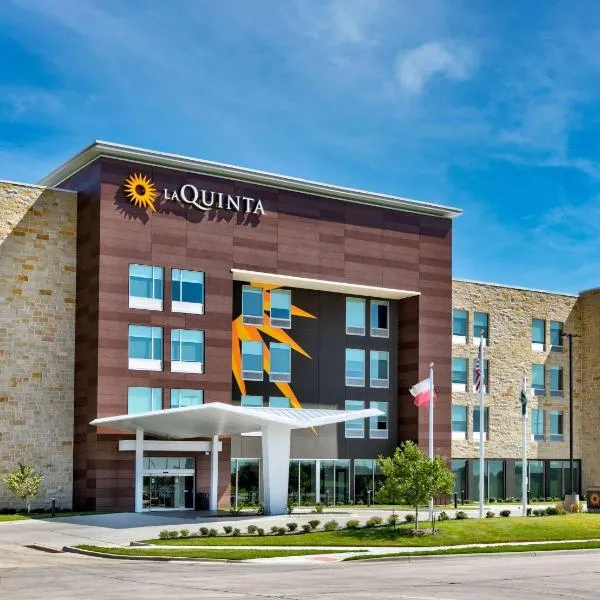 La Quinta Inn & Suites by Wyndham Terrell, viešbutis mieste Terelis