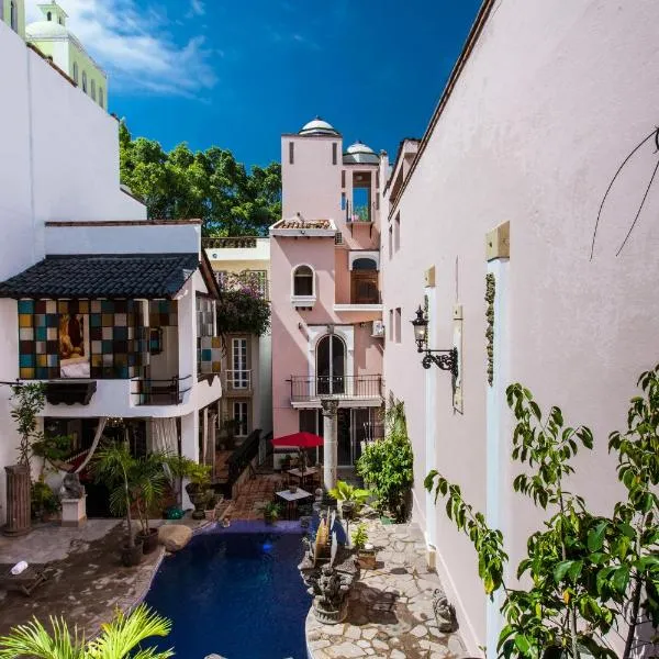 Garlands Del Rio Riverside Boutique Hotel, hotel v destinaci Puerto Vallarta