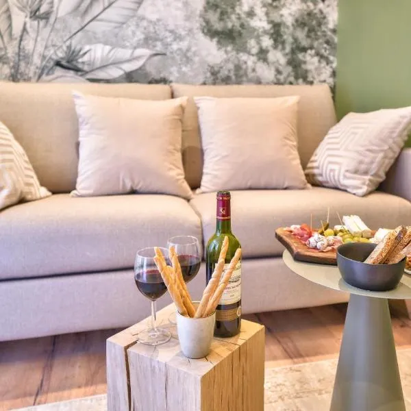 NEW Eiffel Tour ! Splendid Apartments in the Heart of Paris