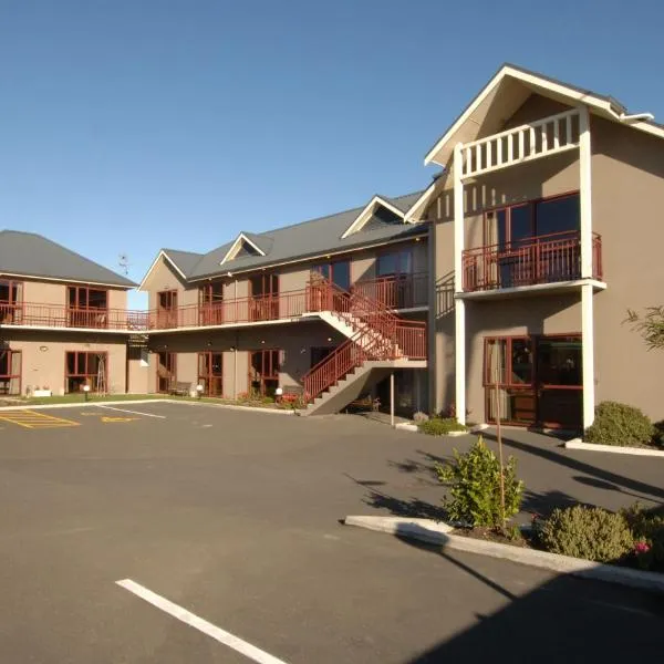 555 Motel Dunedin, hotel em Larnach Castle