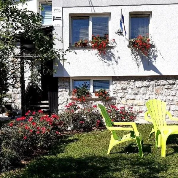 Apartmaji Mojca, hotel in Podnart