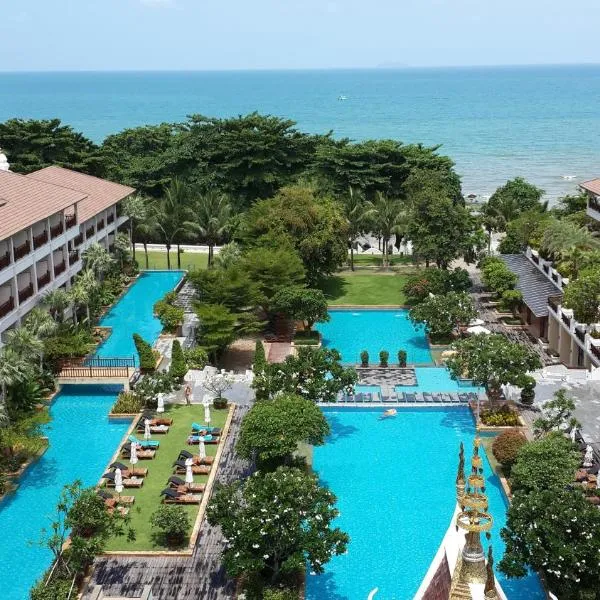 The Heritage Pattaya Beachfront Resort, hotel v destinaci Pattaya South