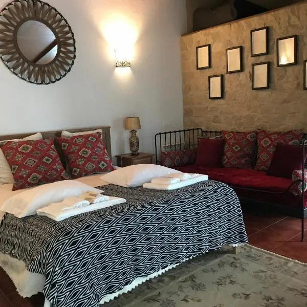 Moradia rural de charme agradável e acolhedora, hotel in Valverde