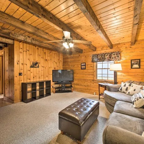 All-Season Sanctuary: Steps to Moosehead Lake, hotel sa Greenville