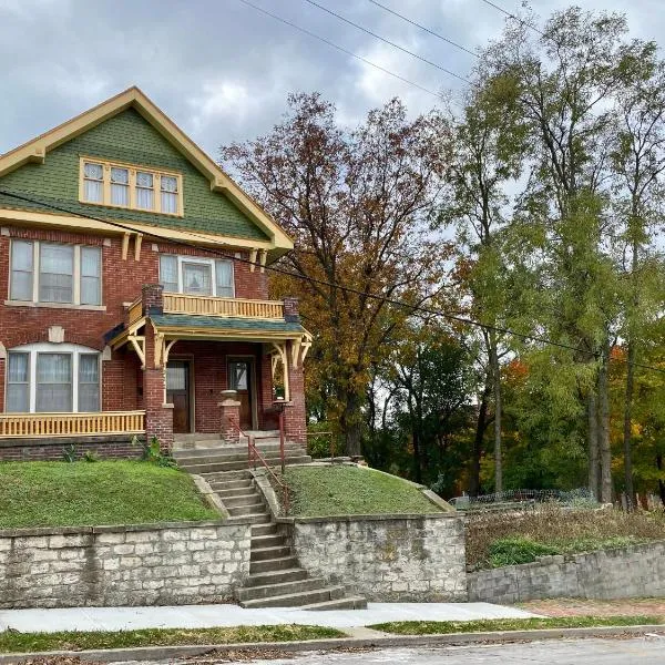 The Edmond an 1887 Arts & Crafts gem, Hotel in Saint Joseph