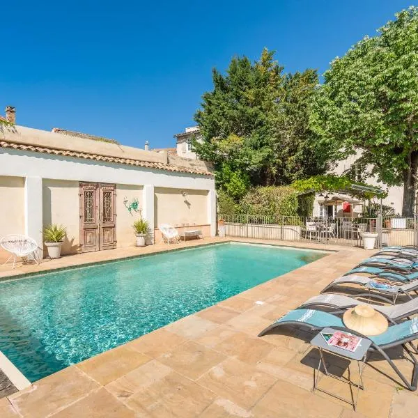 Hôtel La Suite, hotel v destinácii Villeneuve-lès-Avignon
