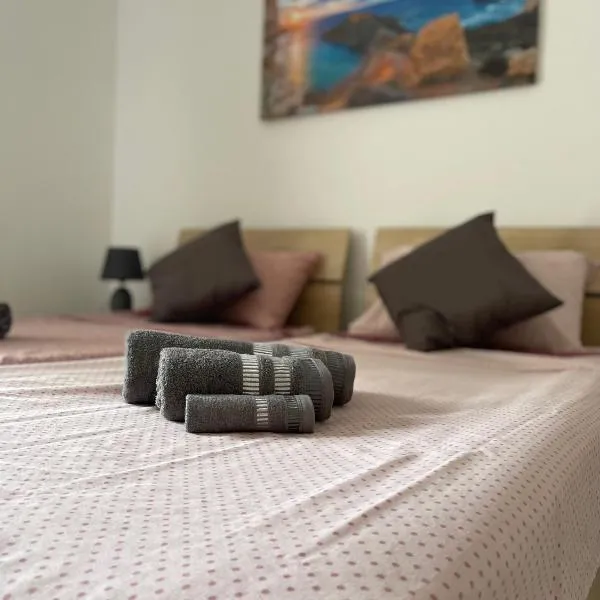 Close to Airport apartment, hotell i Żejtun