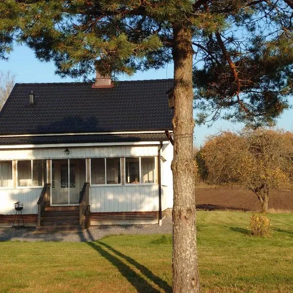 Charmy house with the nature just around the corner, hótel í Nossebro