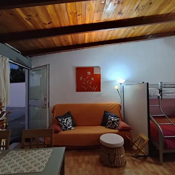 Apartamento 1, Chalet Manzano a 15" de Sevilla, a 30" del Aeropuerto de Sevilla โรงแรมในVillanueva del Ariscal