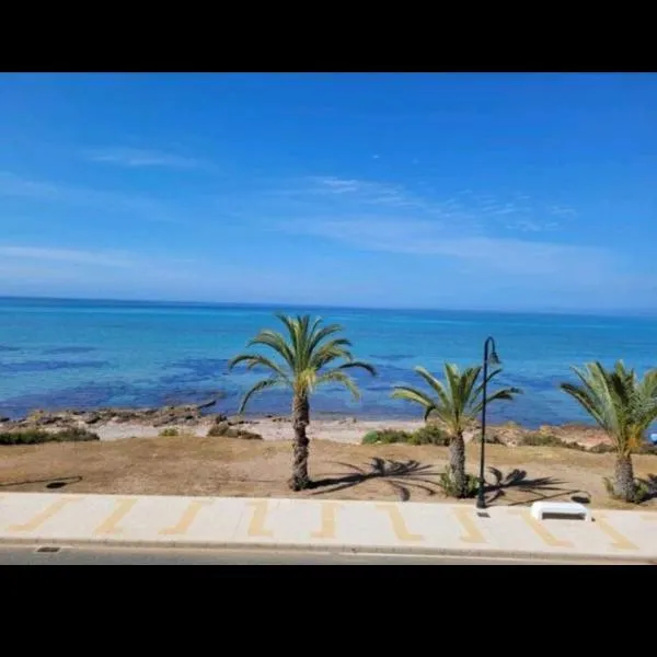 Apartamento en primera linea de mar., hotel a Múrcia