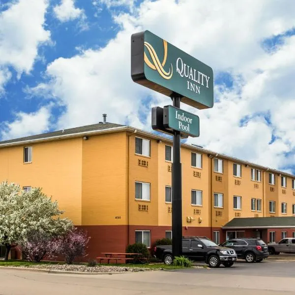 Quality Inn Dubuque on Hwy 20, hotel di Peosta