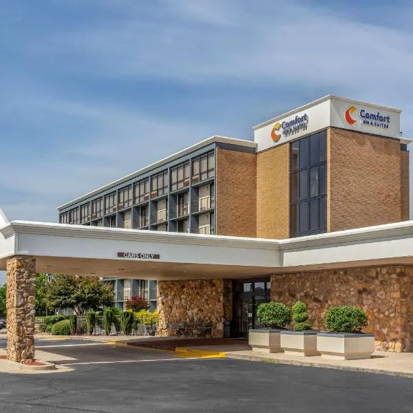 Viesnīca Comfort Inn & Suites near Danville Mall pilsētā Denvila