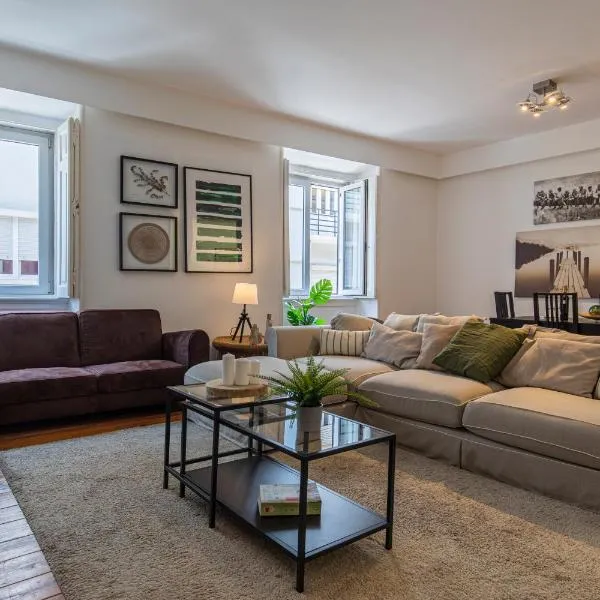 32 -Lovely 2 bedroom Apt in Principe Real