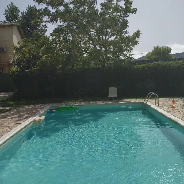 Corfu Villa Ermioli with Pool、Giannádesのホテル