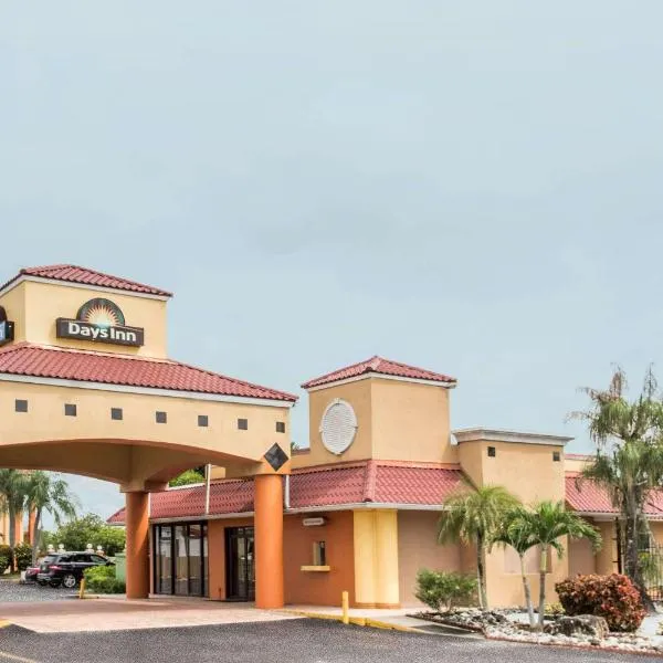 Days Inn by Wyndham Fort Myers, hotell i Fort Myers