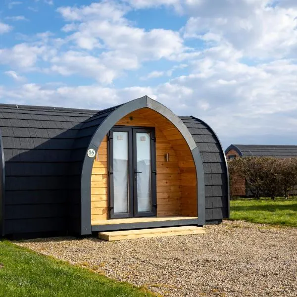 Camping Pods Hedley Wood Holiday Park, ξενοδοχείο σε Bridgerule