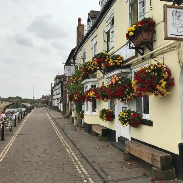 The Mug House Inn、ビュードリーのホテル