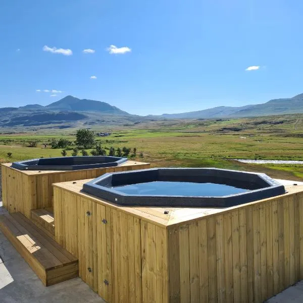 Hlín Guesthouse, hotel v destinaci Varmahlid