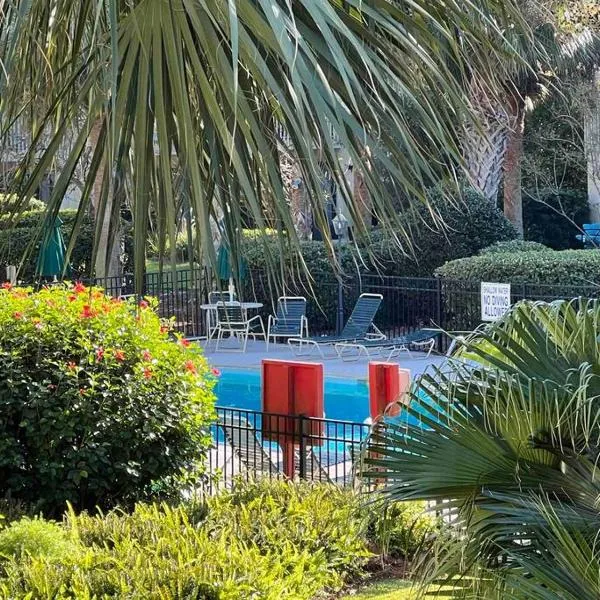 Spacious, cozy villa w/parking in Coligny Villas, hotel v destinaci Hilton Head Island