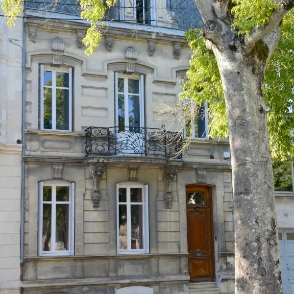 la maison, hotel in Libourne