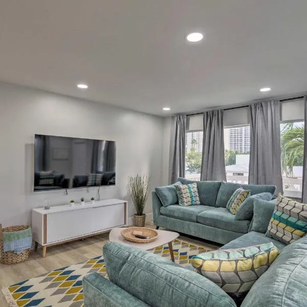 Cozy West Palm Beach Condo 1 Block to Shore!, hotel in West Palm Beach