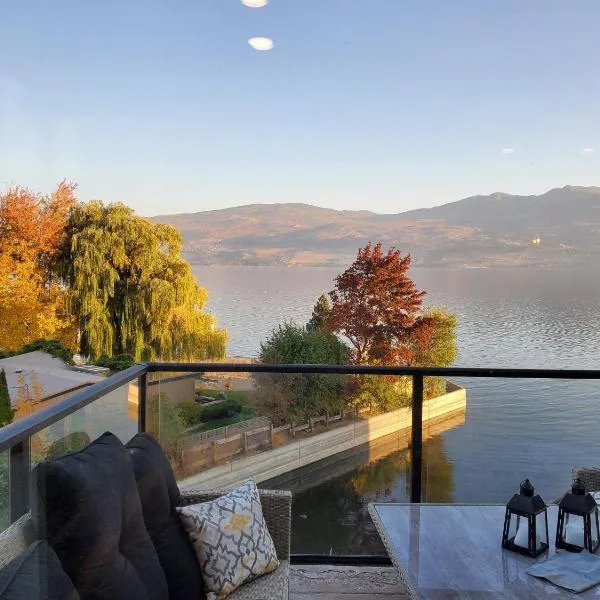 Viesnīca Wine Country Luxury Waterfront Condo pilsētā West Kelowna