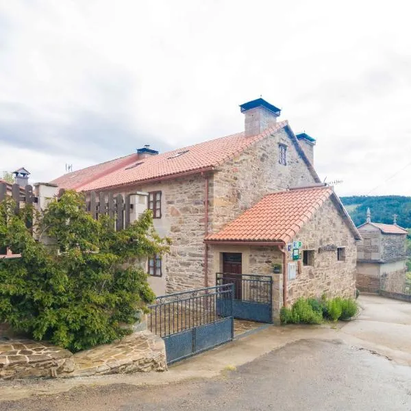 CASA DE VERDES Turismo Rural, hotel di Cundins