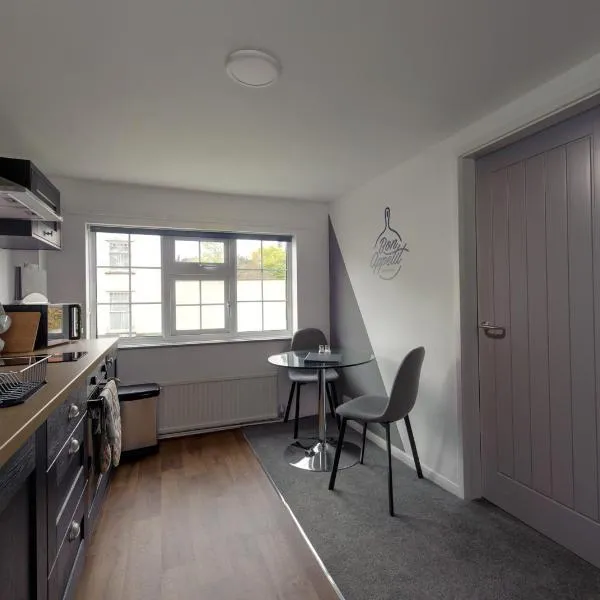 Donington Cottage Apt 6, hotel in Castle Donington