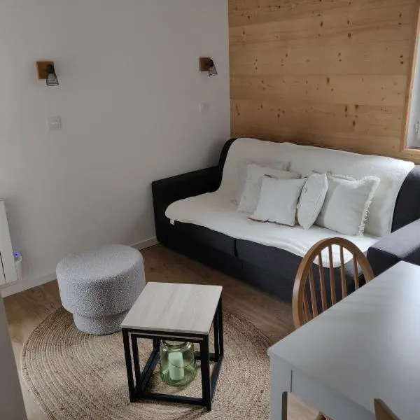 Appartement neuf 4-6 pers. aux pieds des pistes, Hotel in Génos