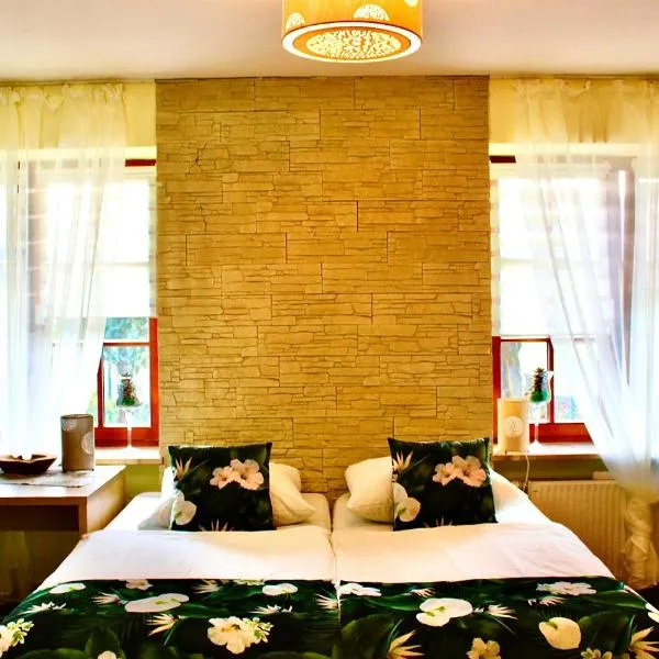 Villa Casanna Apartments, hotel v destinácii Łomianki