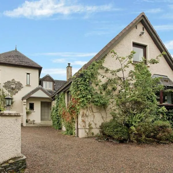 1 Bed Lodge - Sleeps 2 - Parking - Wifi, hotel in Acharacle